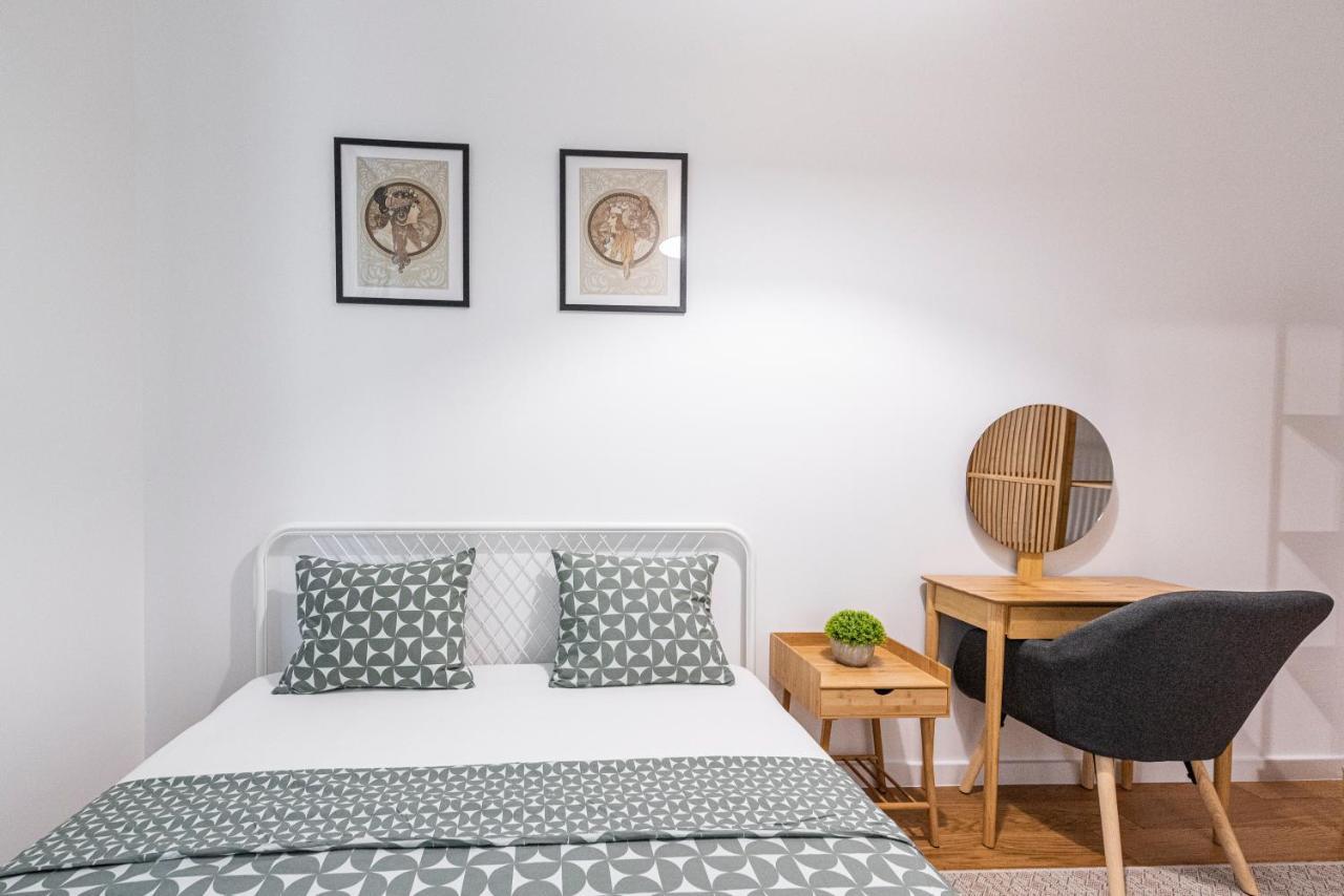 Vertigo One Bedroom Apartment-Free Private Parking Novi Sad Buitenkant foto