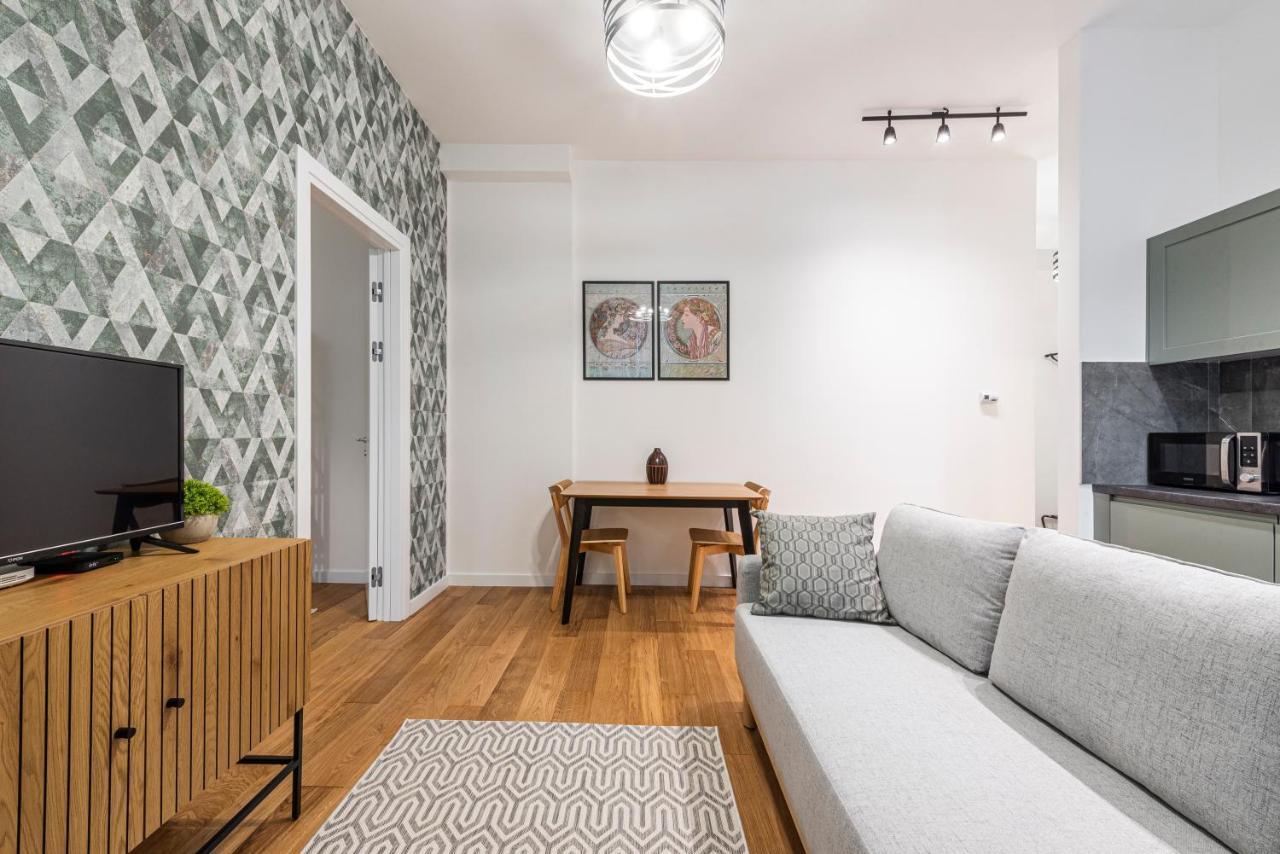 Vertigo One Bedroom Apartment-Free Private Parking Novi Sad Buitenkant foto