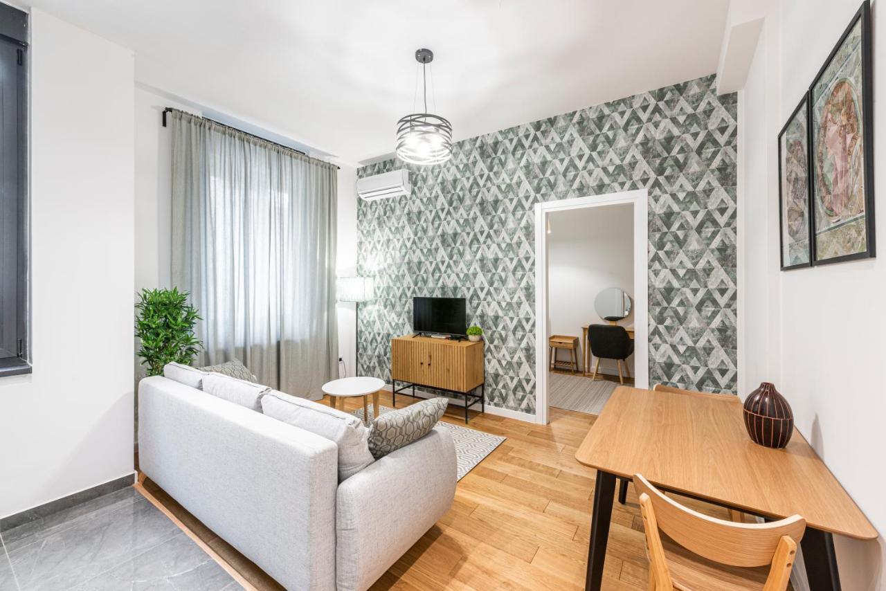 Vertigo One Bedroom Apartment-Free Private Parking Novi Sad Buitenkant foto