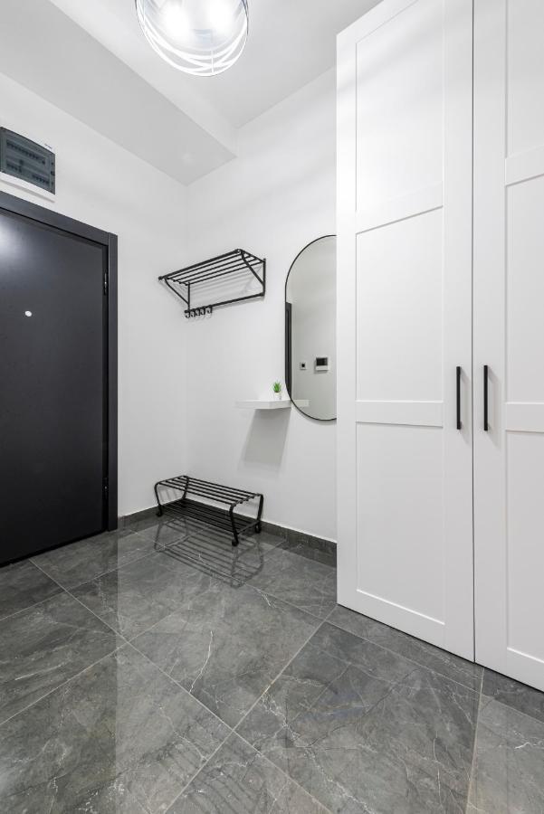 Vertigo One Bedroom Apartment-Free Private Parking Novi Sad Buitenkant foto