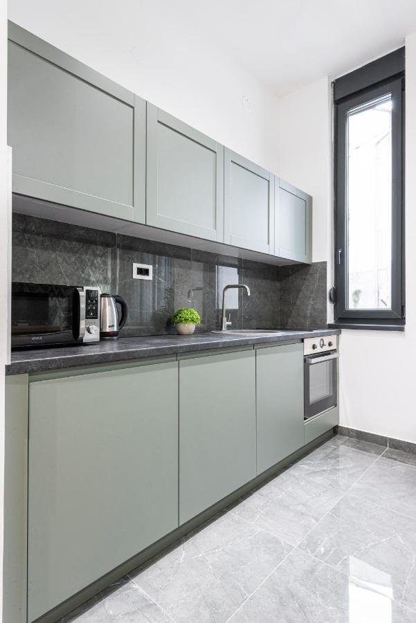 Vertigo One Bedroom Apartment-Free Private Parking Novi Sad Buitenkant foto