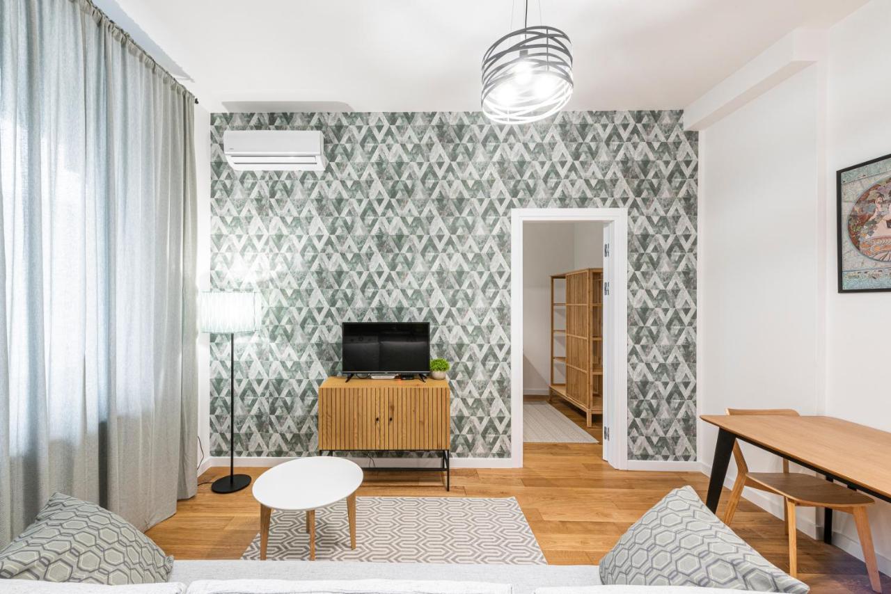 Vertigo One Bedroom Apartment-Free Private Parking Novi Sad Buitenkant foto