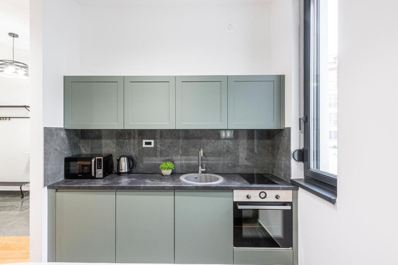 Vertigo One Bedroom Apartment-Free Private Parking Novi Sad Buitenkant foto