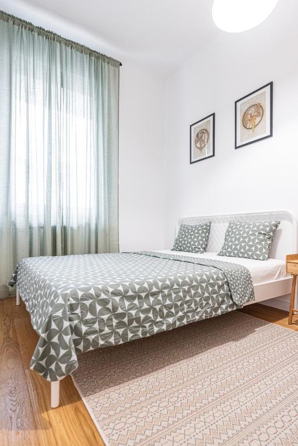 Vertigo One Bedroom Apartment-Free Private Parking Novi Sad Buitenkant foto