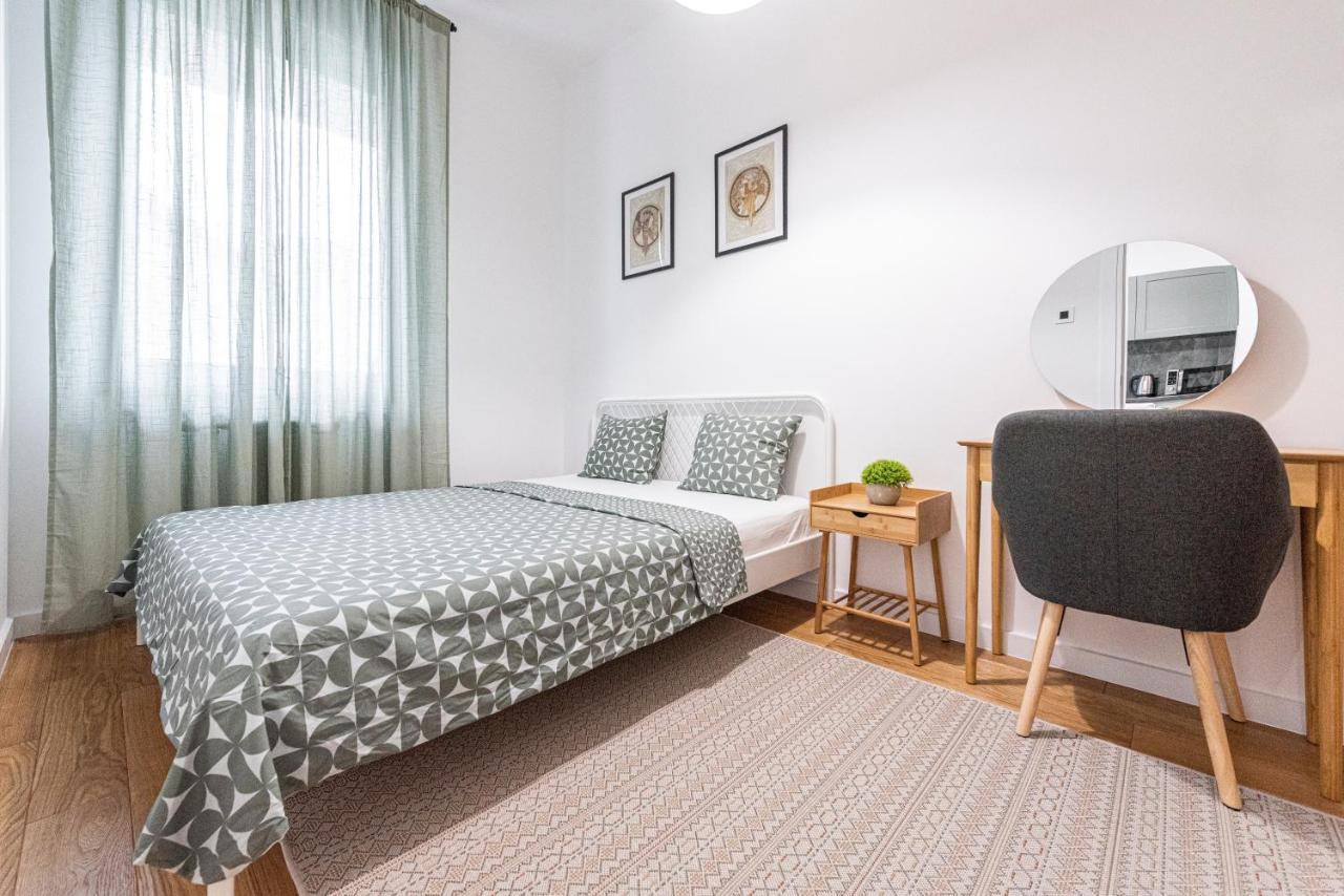 Vertigo One Bedroom Apartment-Free Private Parking Novi Sad Buitenkant foto