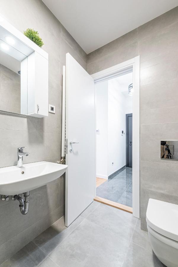 Vertigo One Bedroom Apartment-Free Private Parking Novi Sad Buitenkant foto