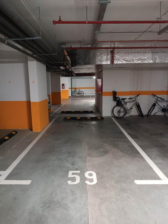 Vertigo One Bedroom Apartment-Free Private Parking Novi Sad Buitenkant foto